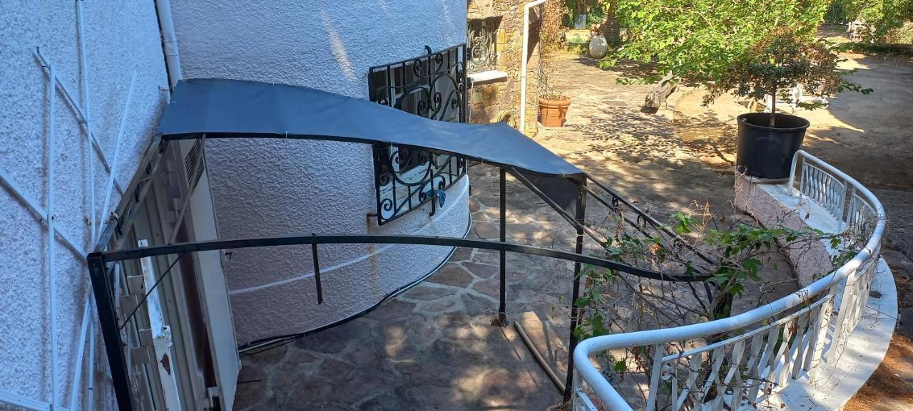 Appartement Et Sa Grande Terrasse En Rez De Jardin Saint Aygulf Exterior photo
